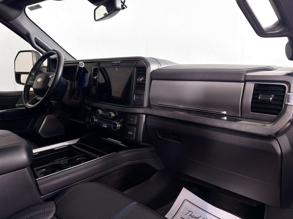 Used 2025 Ford F250 Platinum AWD/4WD image 30