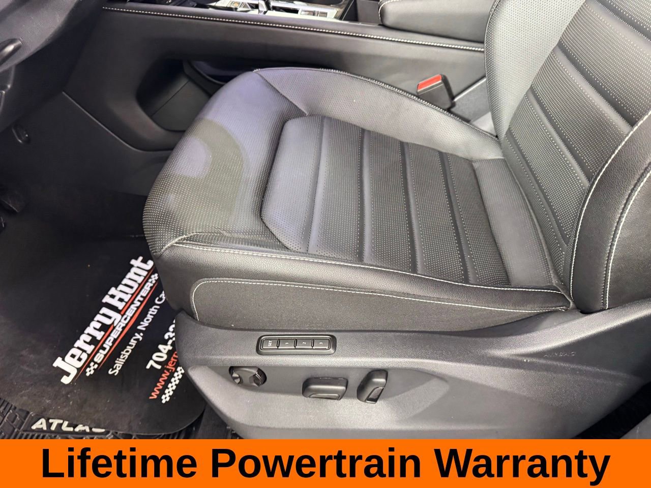 Used 2025 Volkswagen Atlas SEL image 11