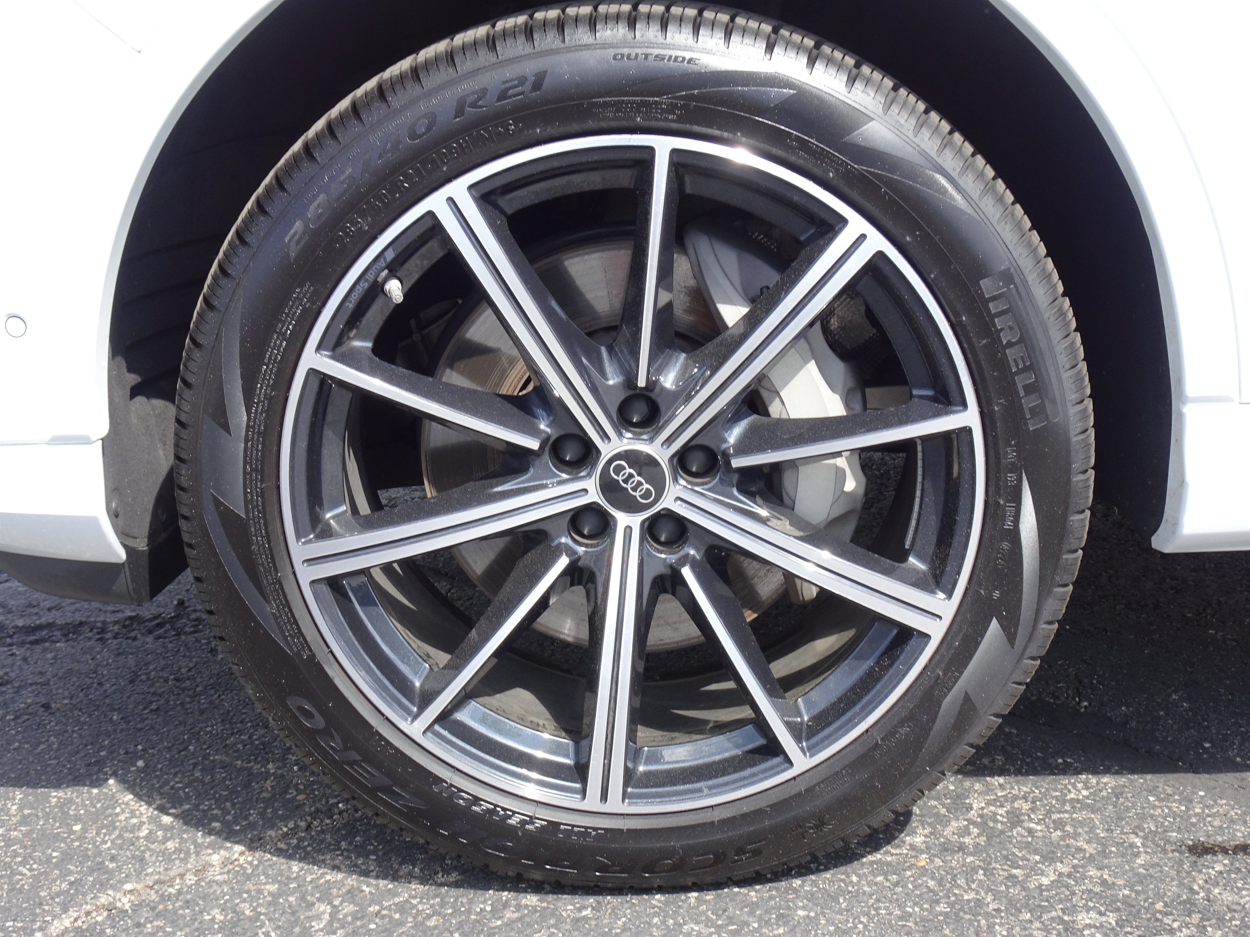 Certified 2025 Audi Q7 2.0T Premium Plus w/ Premium Plus Package AWD/4WD image 8