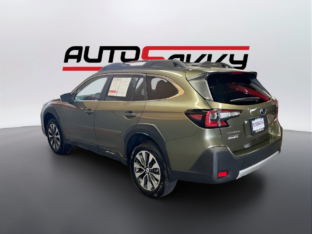 Used 2025 Subaru Outback Limited AWD/4WD image 5