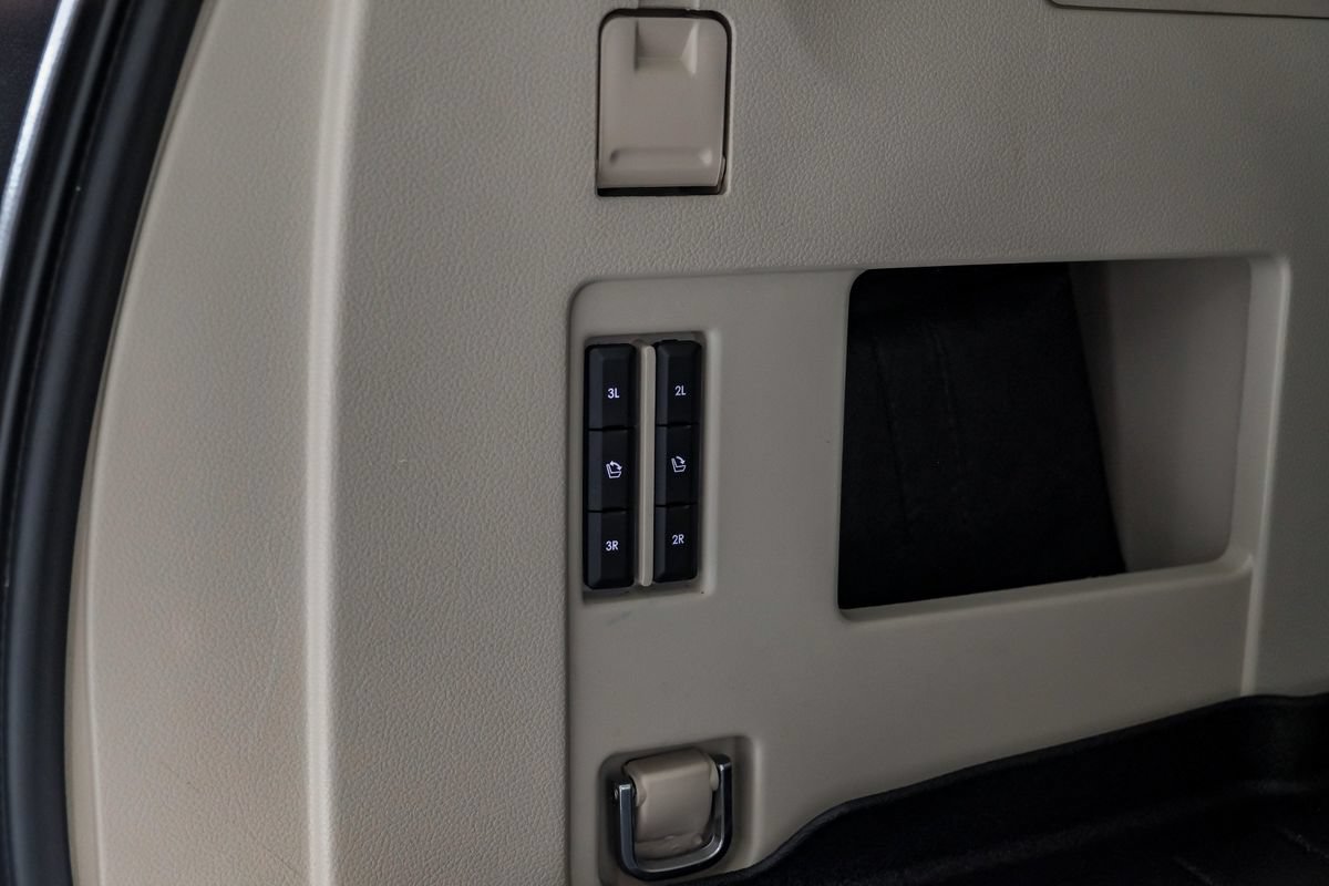Used 2020 Lincoln Navigator L Reserve w/ Luxury Package RWD image 63