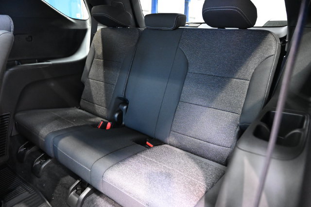 New 2027 Chevrolet Traverse LT w/ LPO, Floor Liner Package FWD image 12