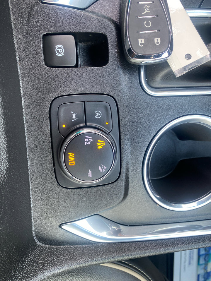 Used 2023 Chevrolet Traverse Premier image 24