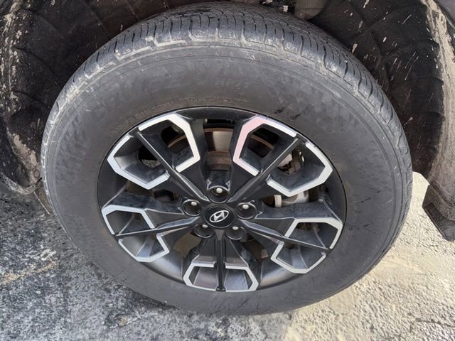 Used 2023 Hyundai Santa Cruz SEL image 16