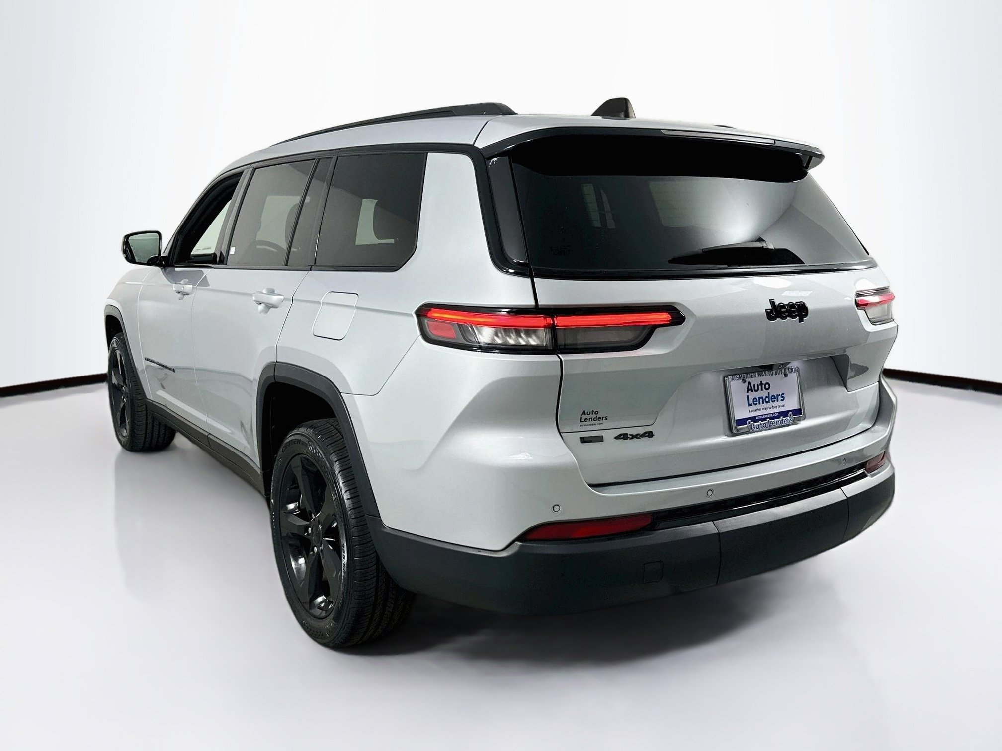 Used 2023 Jeep Grand Cherokee L Laredo AWD/4WD image 7