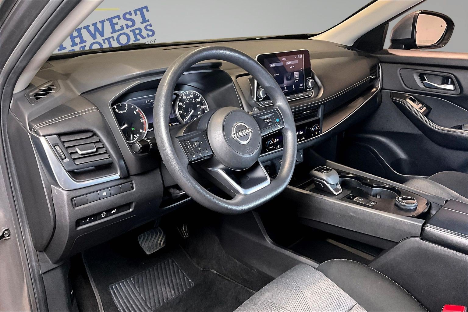 Used 2024 Nissan Rogue SV AWD/4WD image 18