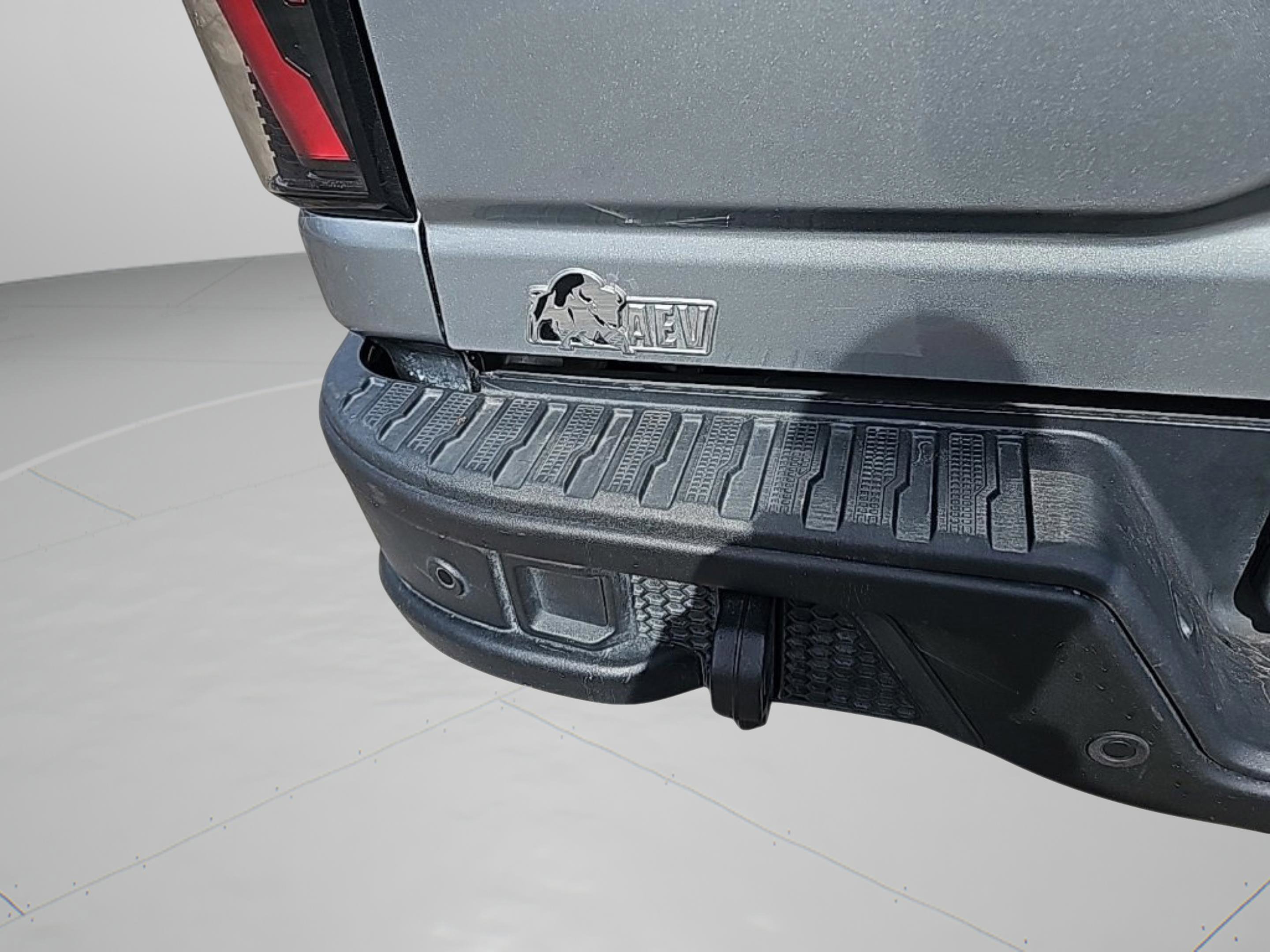 Used 2024 GMC Sierra 2500 AT4X w/ AT4X AEV Edition image 33