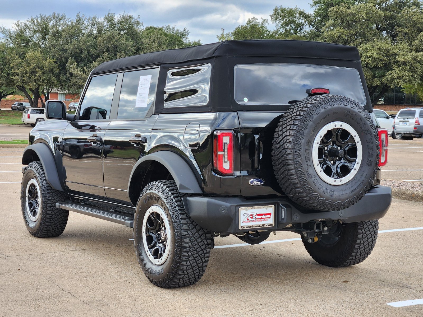 Used 2023 Ford Bronco Outer Banks w/ Sasquatch Package AWD/4WD image 4