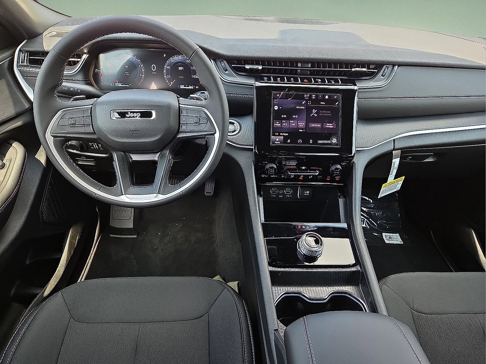 New 2025 Jeep Grand Cherokee Laredo image 11