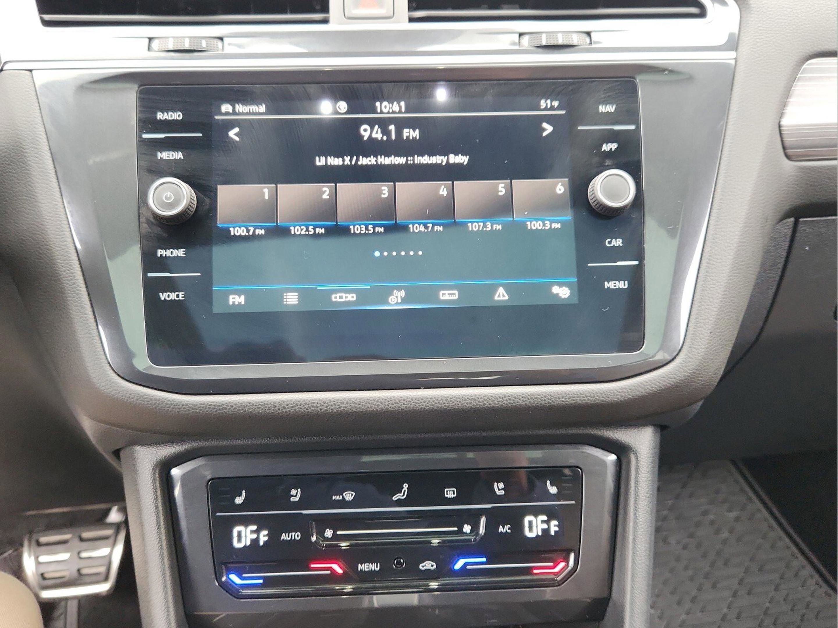 Used 2024 Volkswagen Tiguan SEL R-Line image 18