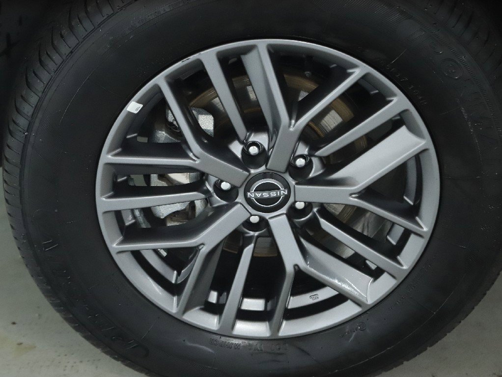 Used 2024 Nissan Rogue S image 38