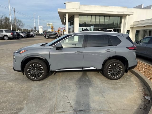 Used 2025 Nissan Rogue Platinum image 2