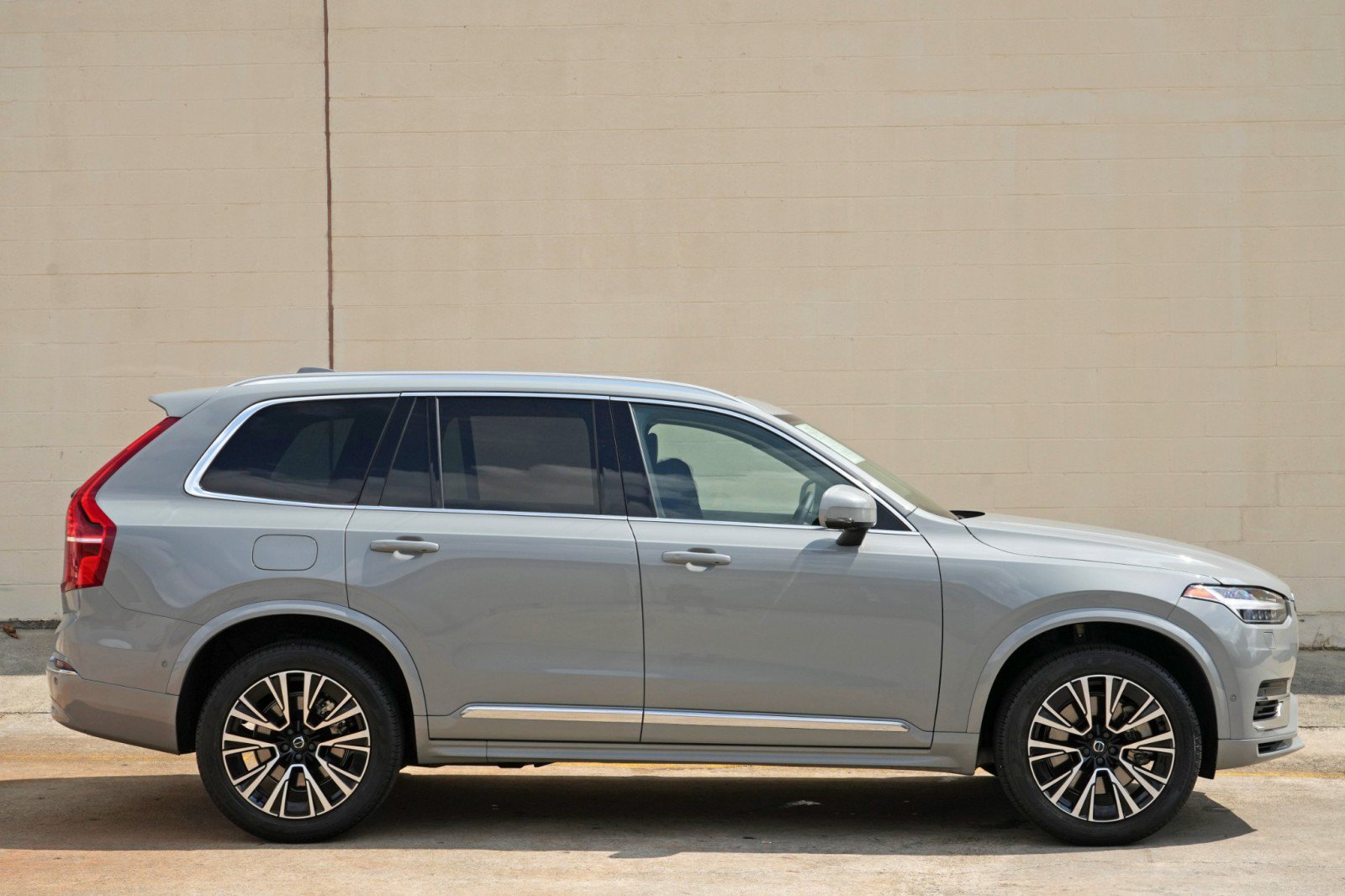 Used 2025 Volvo XC90 T8 Plus w/ Protection Package Premier AWD/4WD image 56