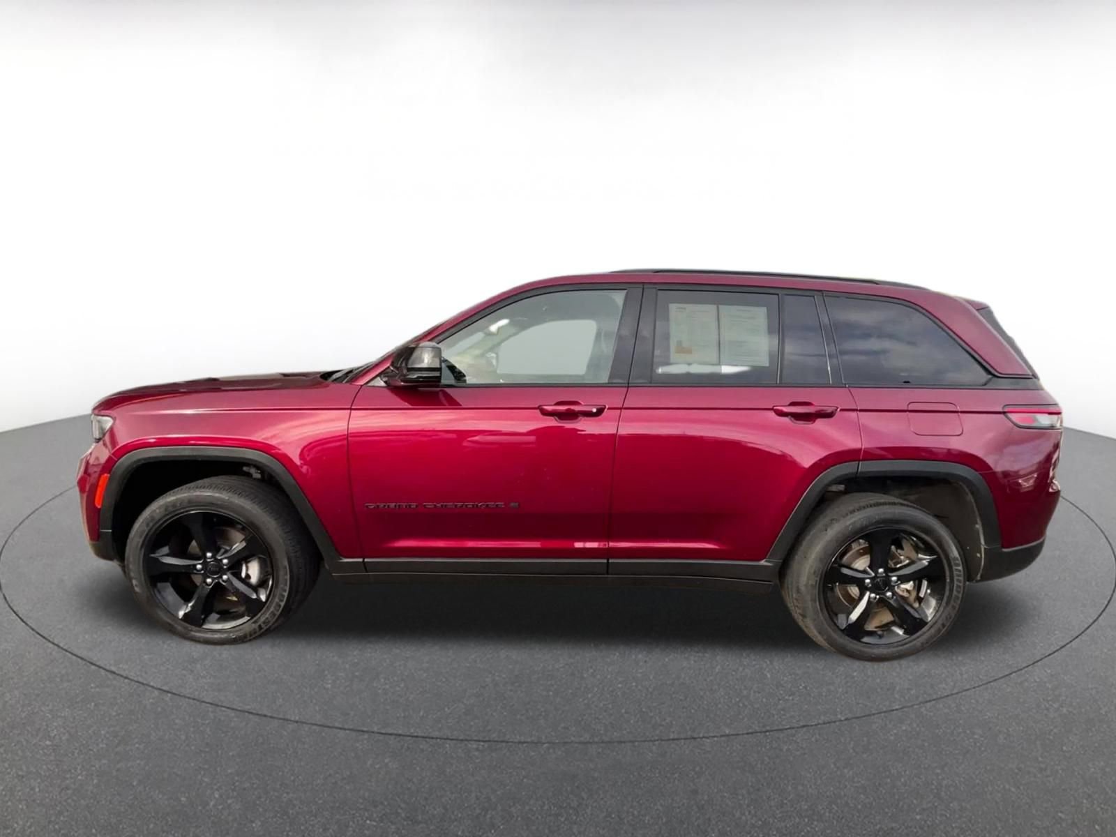 Used 2023 Jeep Grand Cherokee Altitude image 8