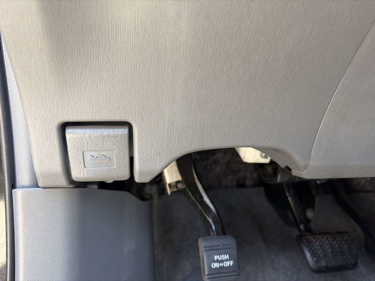 Used 2011 Toyota Prius Four w/ Solar Roof Pkg FWD image 34