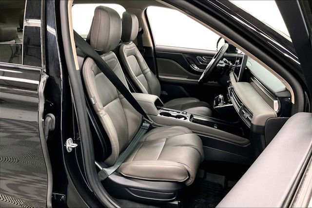 Used 2025 Lincoln Corsair Grand Touring w/ Equipment Group 302A image 8