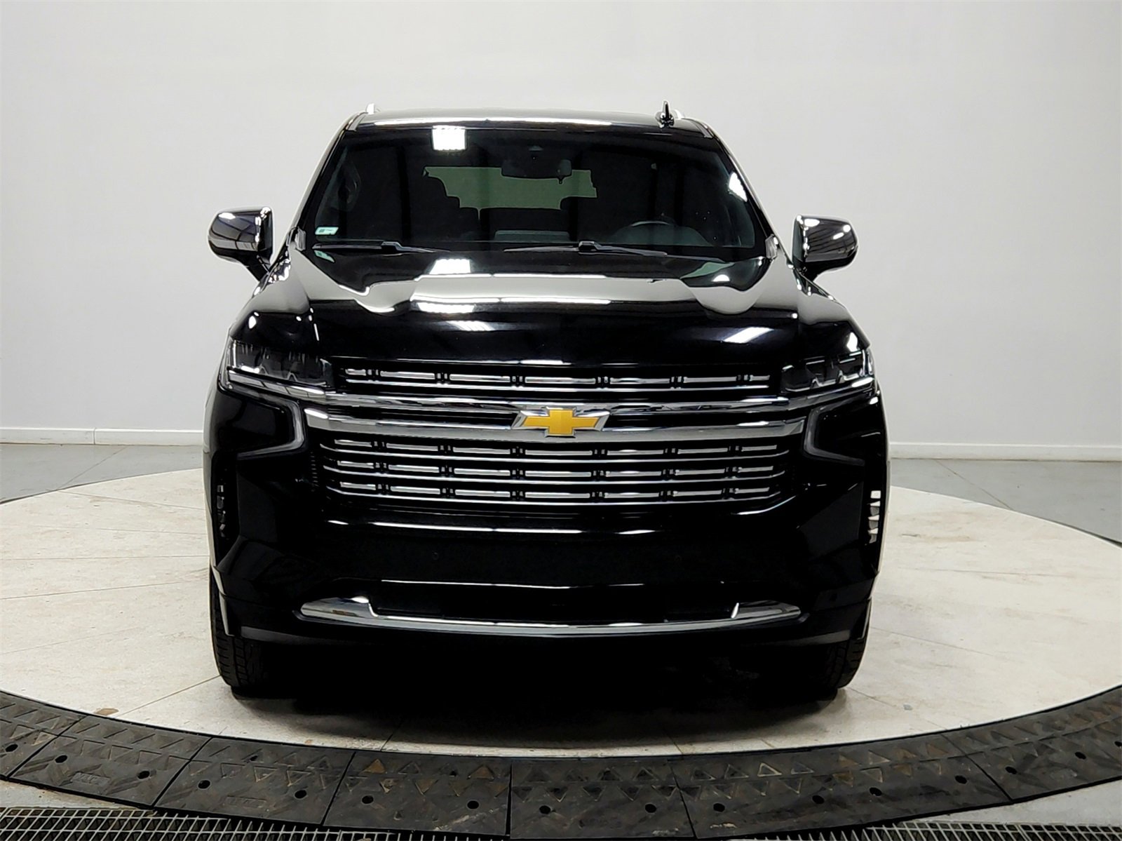 Used 2024 Chevrolet Tahoe Premier image 2