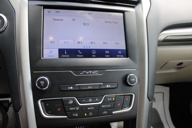 Used 2020 Ford Fusion SEL image 15