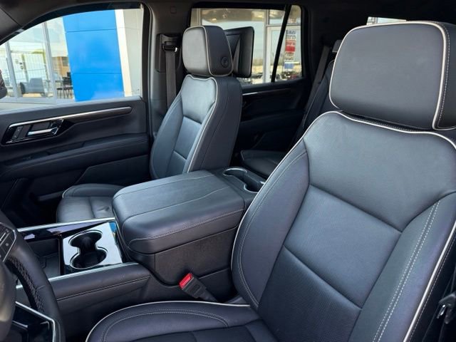Used 2025 Chevrolet Tahoe Premier AWD/4WD image 17