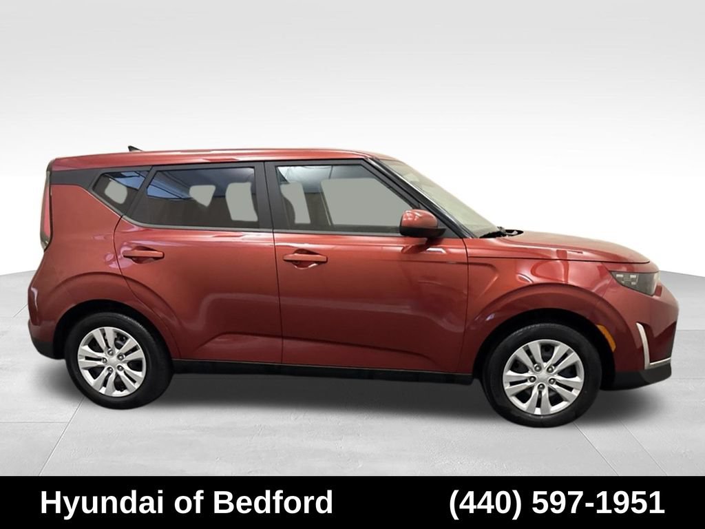 Used 2023 Kia Soul LX FWD image 4