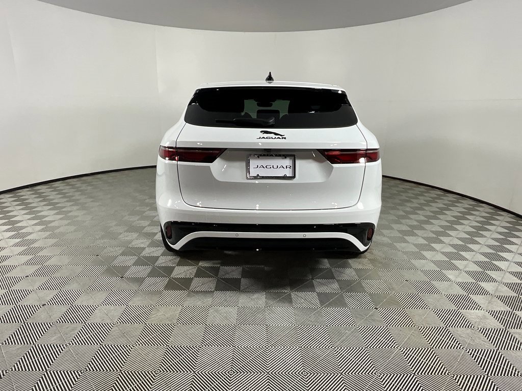 Used 2025 Jaguar F-PACE R-Dynamic S image 8