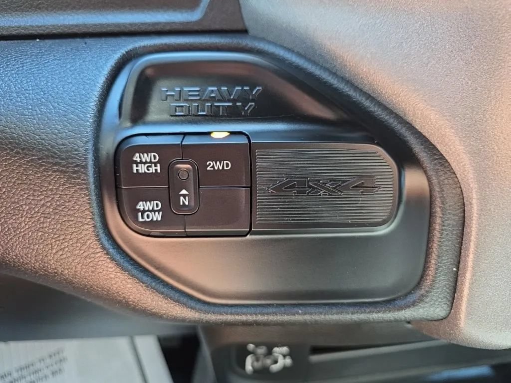 Used 2024 RAM 3500 Tradesman w/ Chrome Appearance Group AWD/4WD image 28