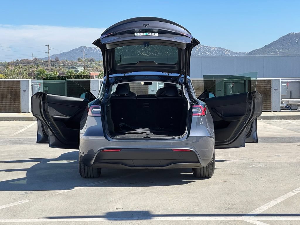 Used 2023 Tesla Model Y Performance AWD/4WD image 25