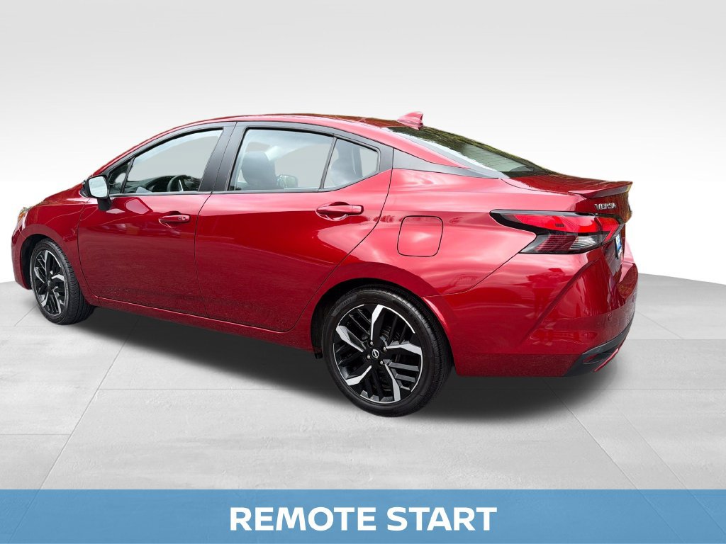 Used 2025 Nissan Versa SR FWD image 4