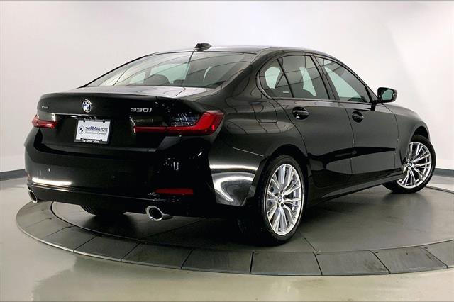 Certified 2023 BMW 330i xDrive Sedan w/ Driving Assistance Package image 12