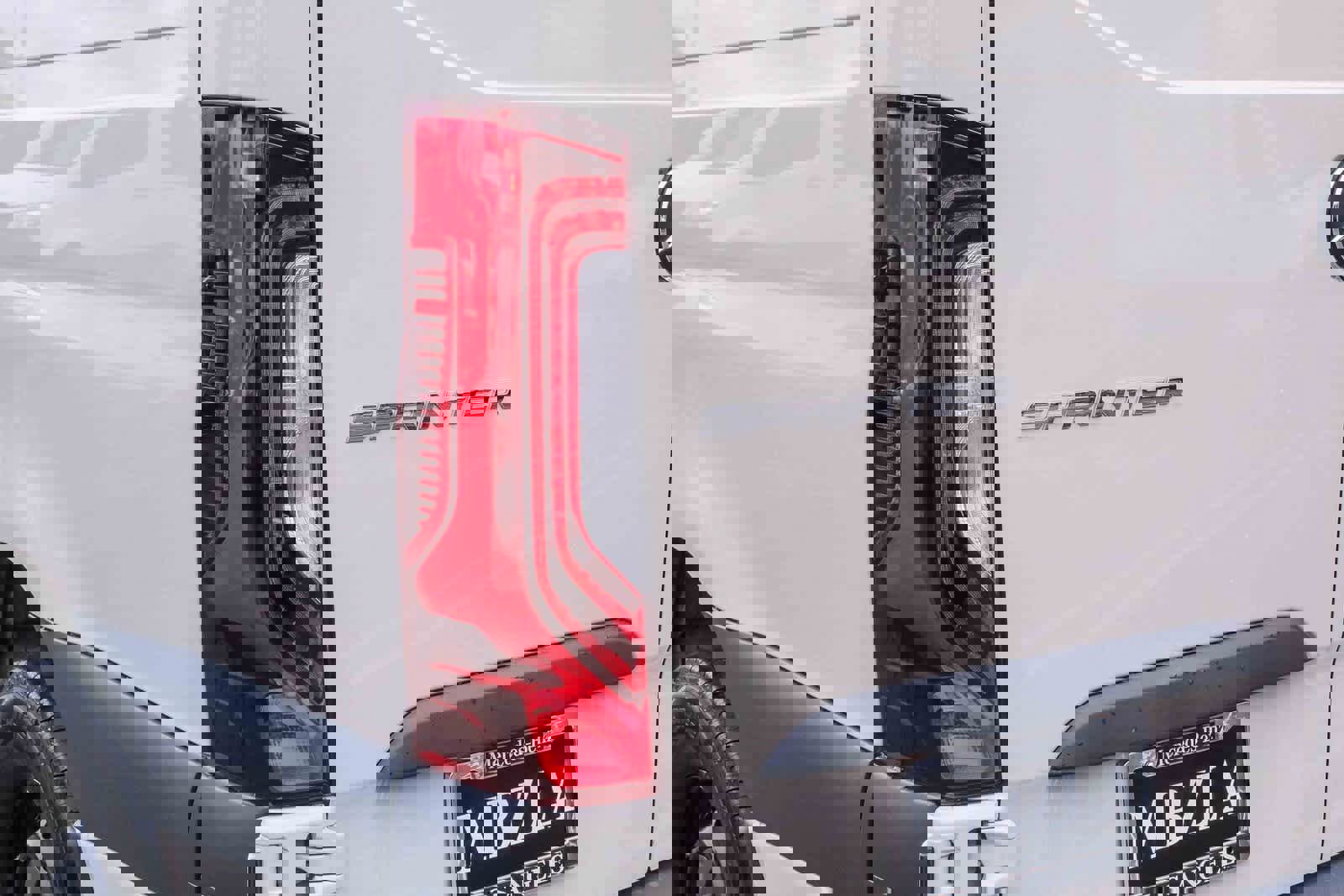 Used 2024 Mercedes-Benz Sprinter 2500 image 7