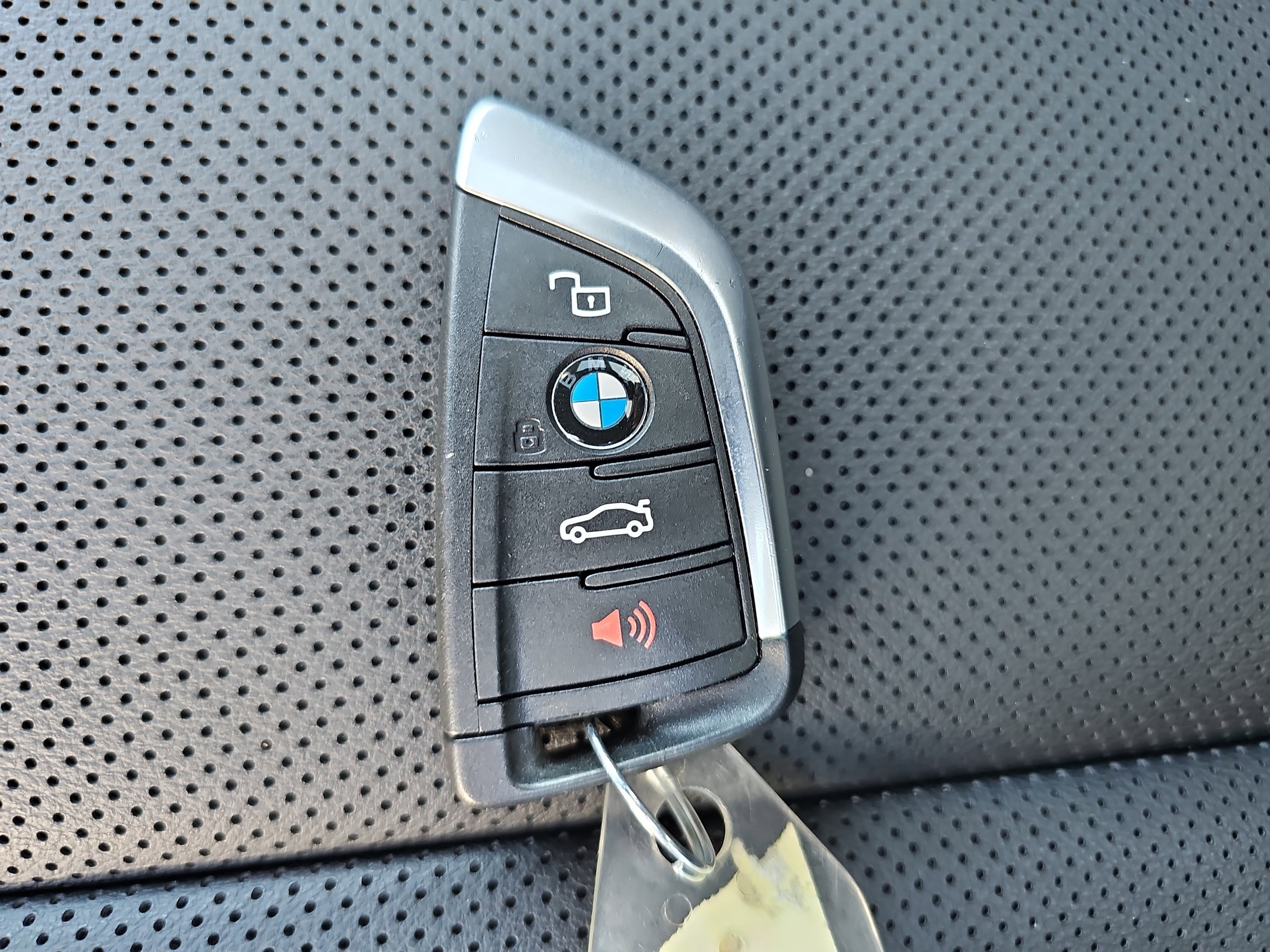 Used 2024 BMW X3 xDrive30i w/ Convenience Package image 38