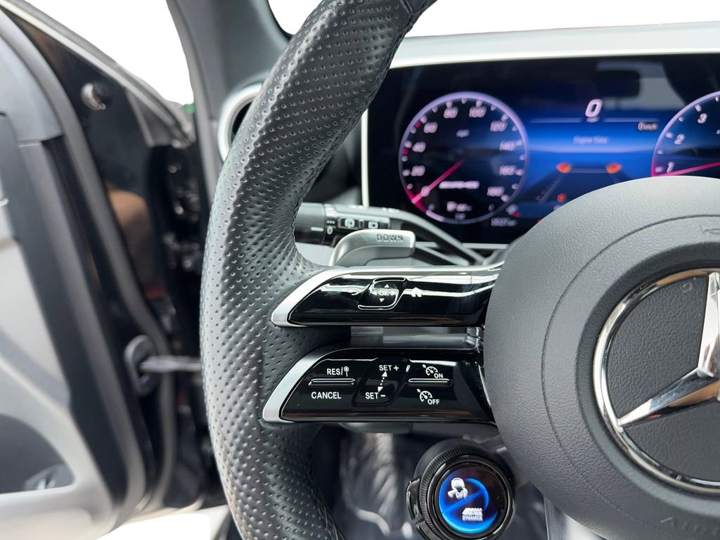 Used 2025 Mercedes-Benz GLC 43 AMG 4MATIC image 32