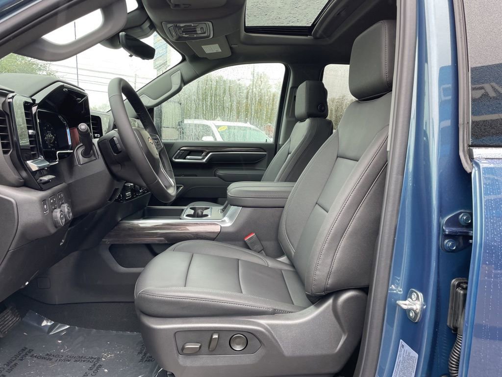 New 2026 Chevrolet Silverado 2500 LTZ w/ LTZ Premium Package image 4