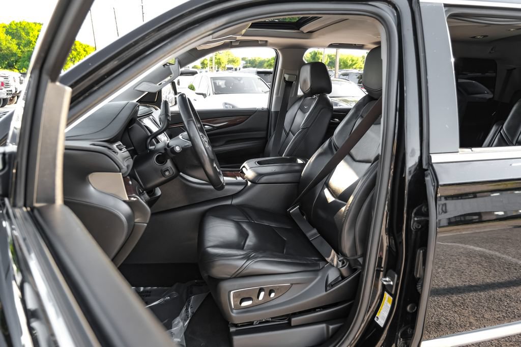 Used 2018 Cadillac Escalade Luxury RWD image 31