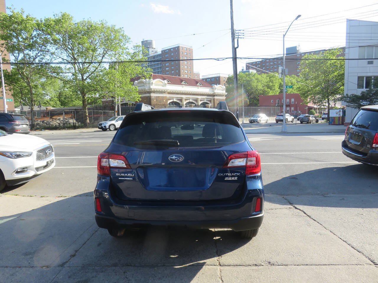 Used 2015 Subaru Outback 2.5i Limited AWD/4WD image 7