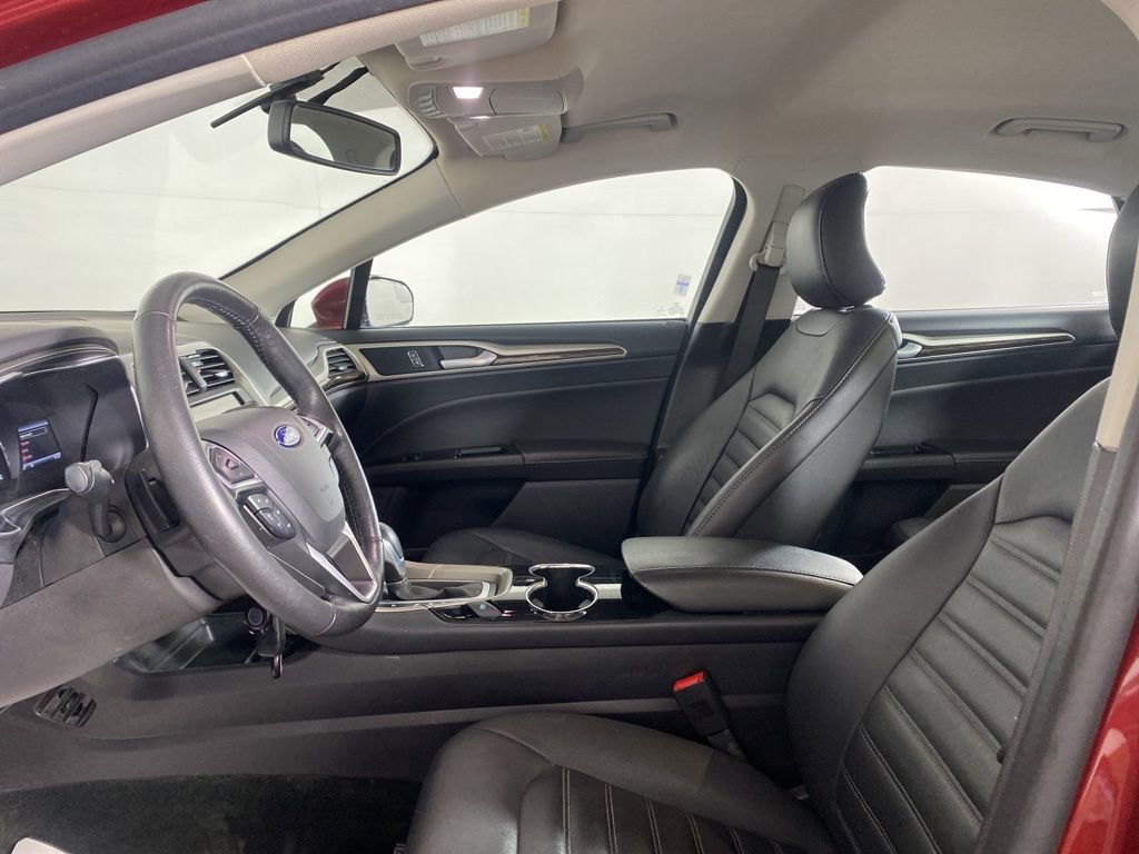 Used 2016 Ford Fusion SE w/ Equipment Group 202A image 12