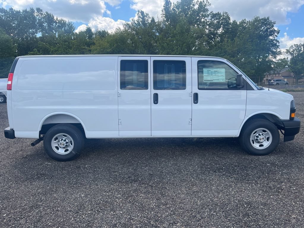 New 2025 Chevrolet Express 3500 Extended w/ Driver Convenience Package RWD image 8