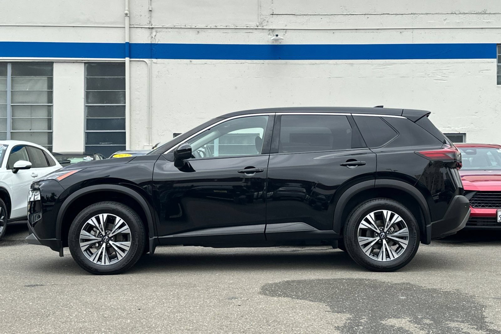 Used 2023 Nissan Rogue SV FWD image 8