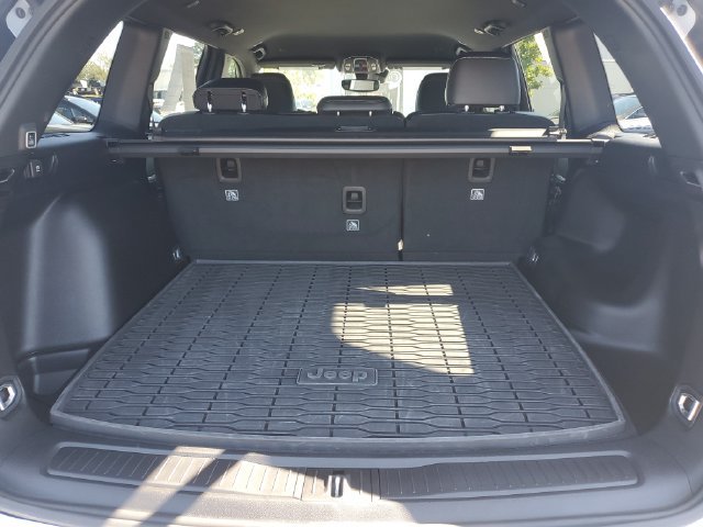 Certified 2024 Jeep Grand Cherokee Limited w/ Black Appearance Package AWD/4WD image 18