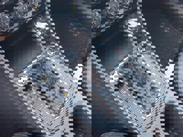 Used 2023 Volkswagen Jetta SE w/ Panoramic Sunroof Package image 26