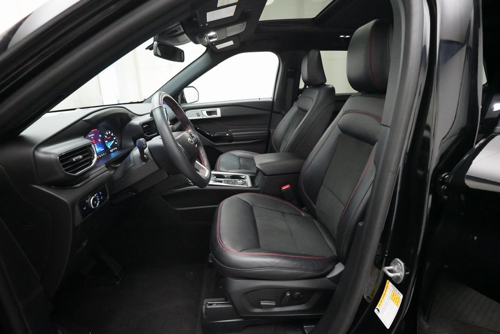 Used 2023 Ford Explorer ST-Line w/ Class IV Trailer Tow Package image 7