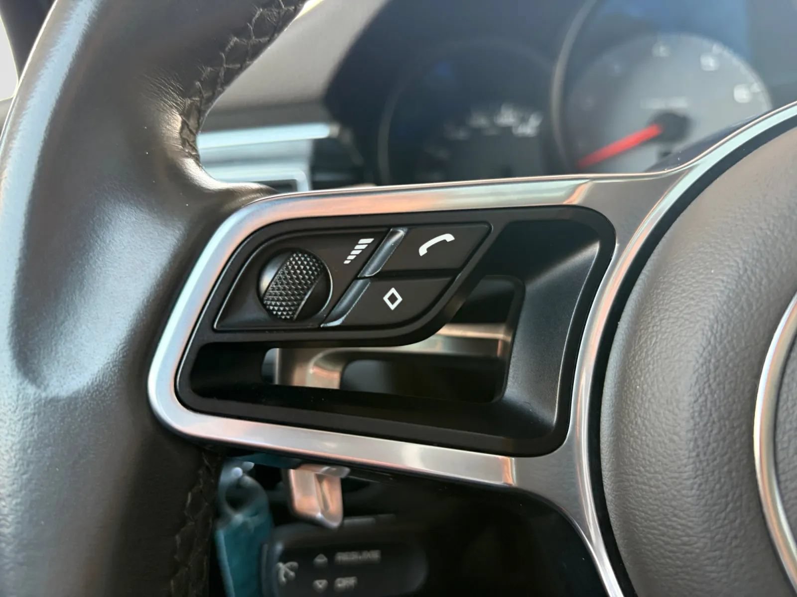Used 2016 Porsche Macan S AWD/4WD image 29