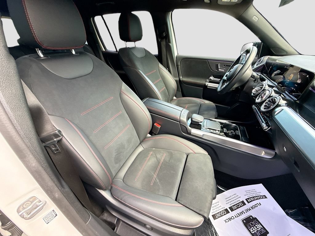 Used 2023 Mercedes-Benz GLB 250 image 30