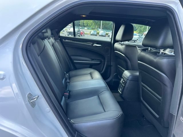 Used 2022 Chrysler 300 S w/ Comfort Group RWD image 17