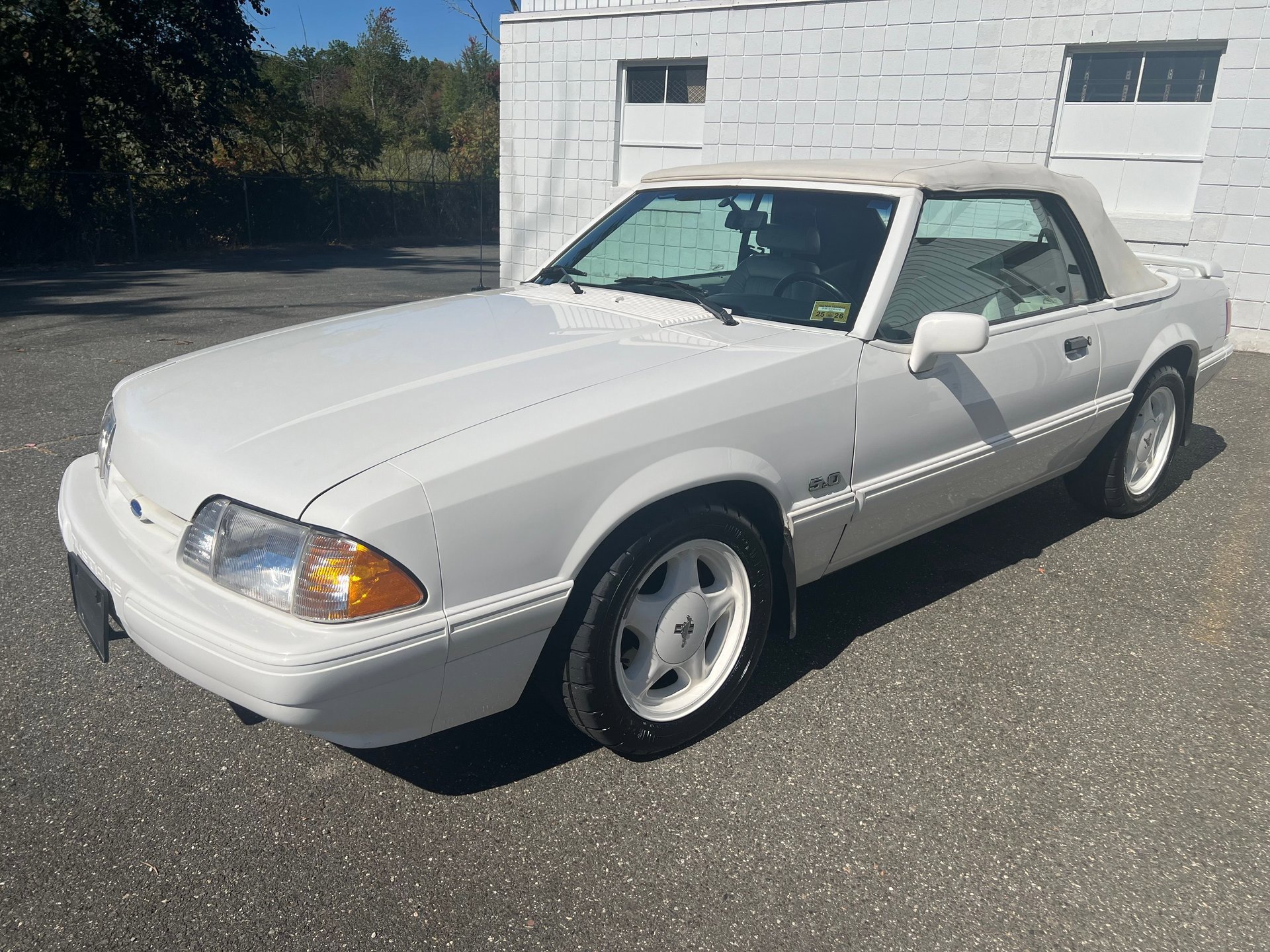 Used 1993 Ford Mustang LX RWD image 1