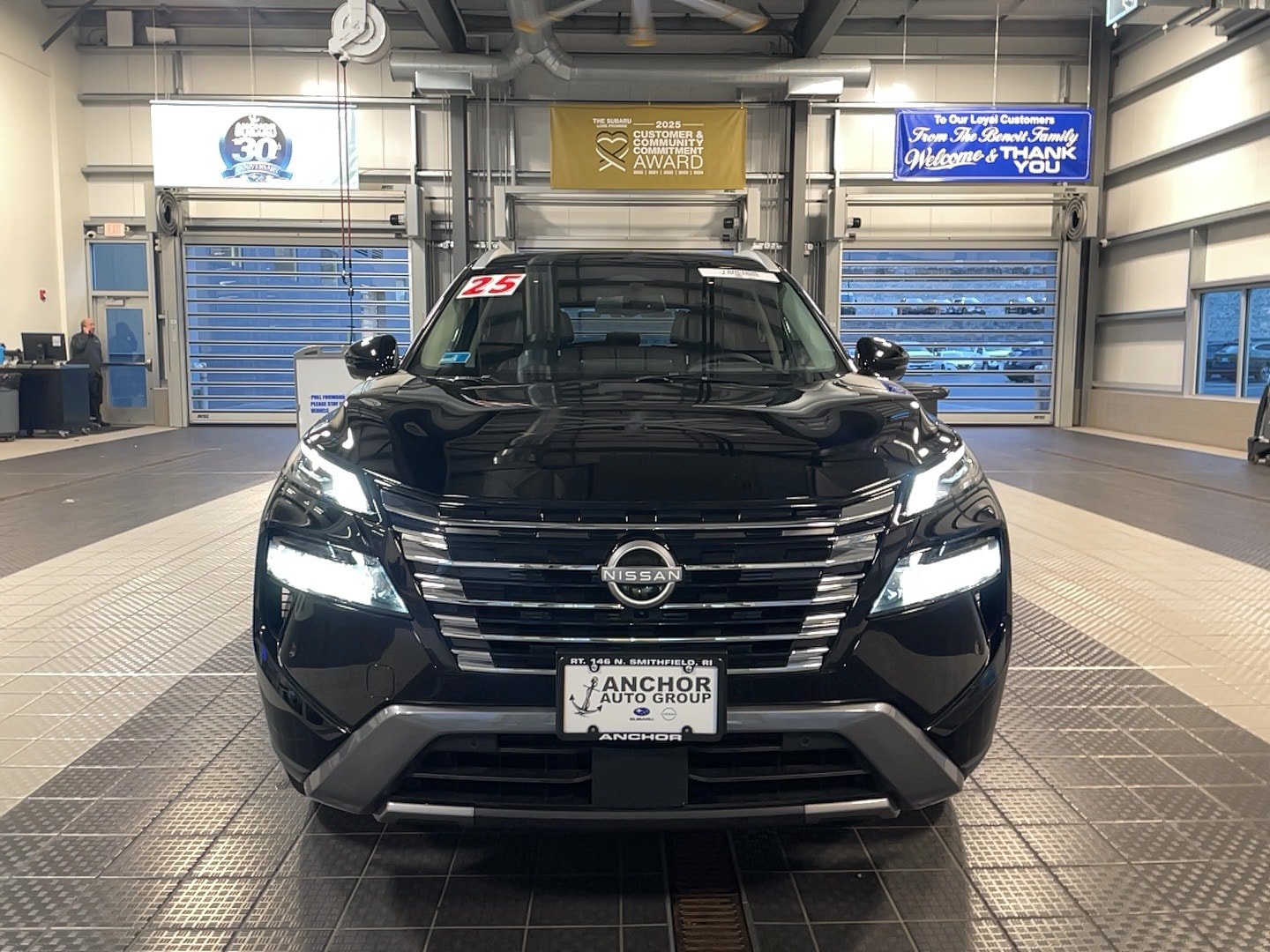 Used 2025 Nissan Rogue SL w/ Tech Package AWD/4WD image 2
