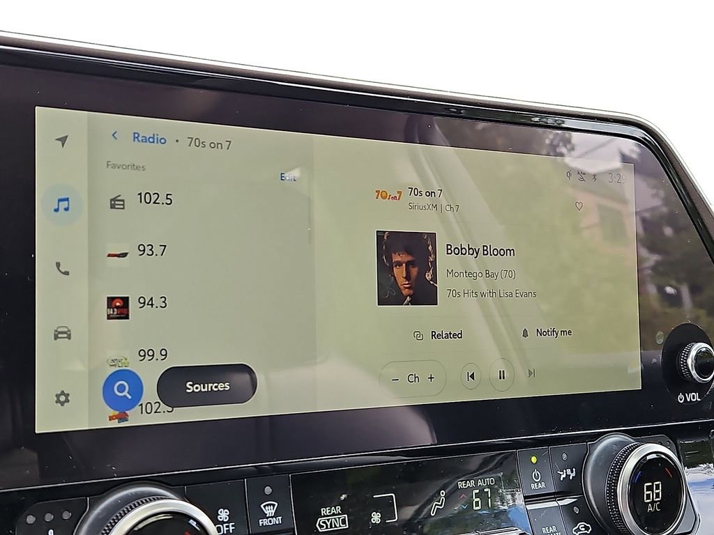 Used 2023 Toyota Highlander XLE image 18