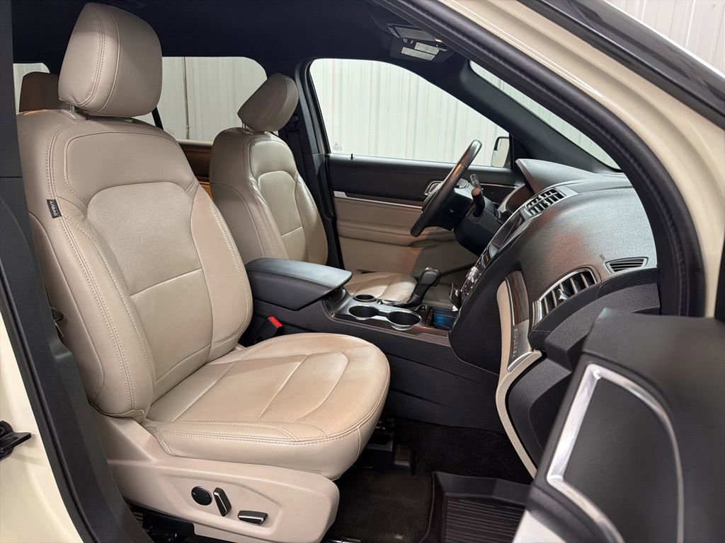 Used 2018 Ford Explorer Limited image 24
