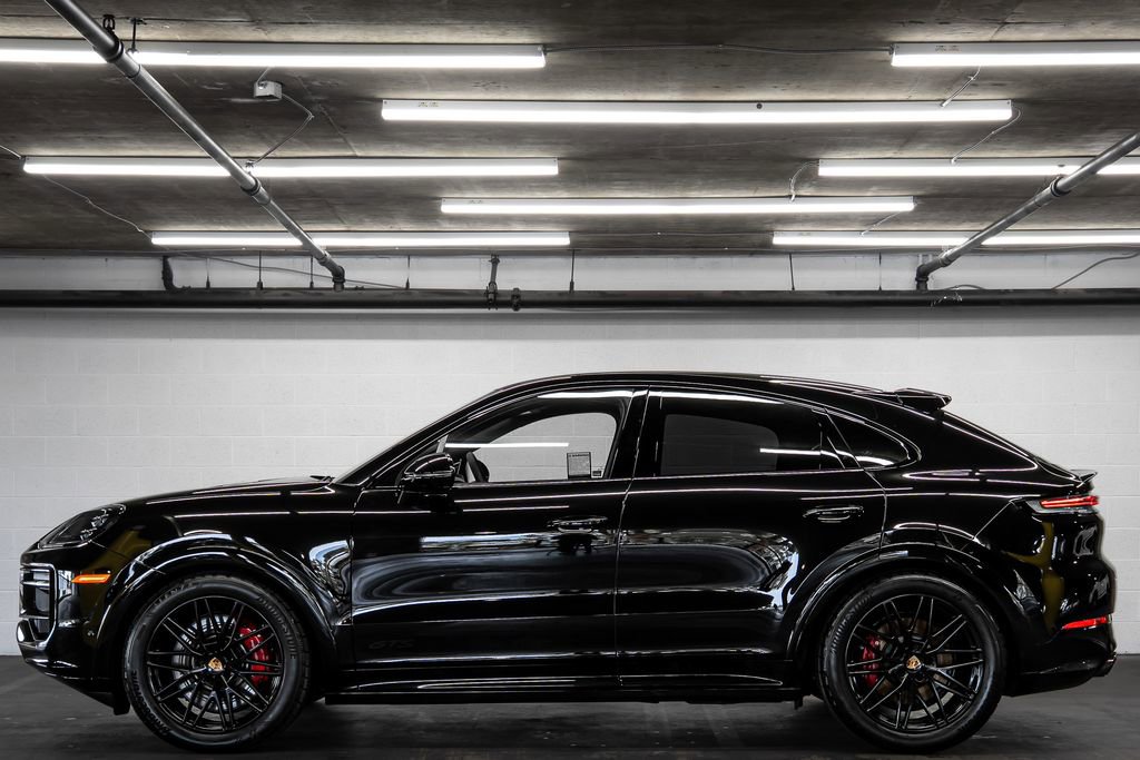 Used 2025 Porsche Cayenne GTS image 2