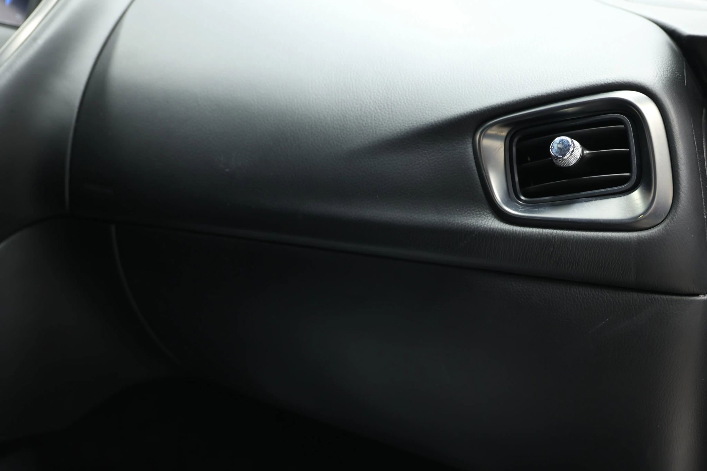 Used 2018 Aston Martin DB11 V12 image 77